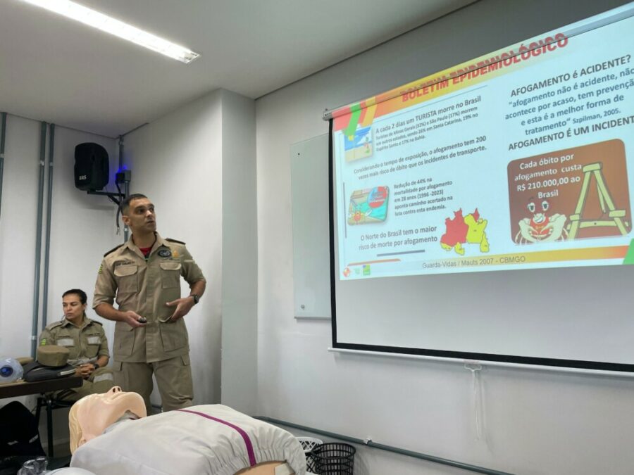 Mergulhadores de Segurança Pública do CBMGO voltam às águas para atualização técnica