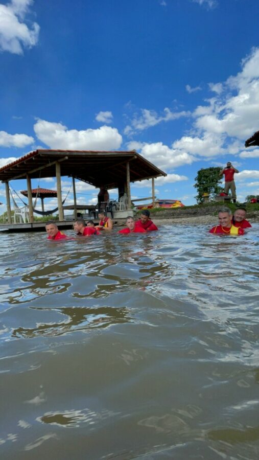 Mergulhadores de Segurança Pública do CBMGO voltam às águas para atualização técnica