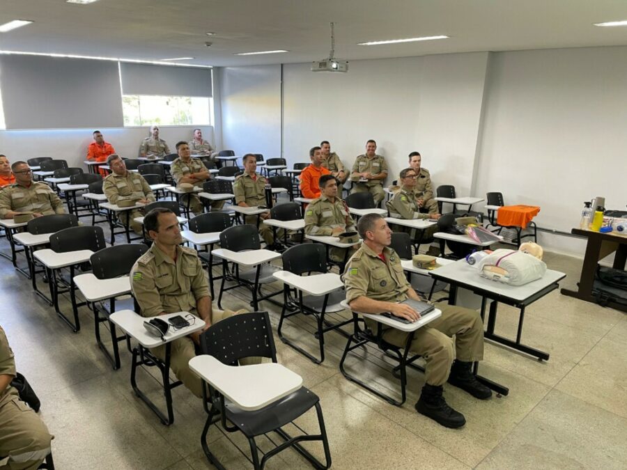 Mergulhadores de Segurança Pública do CBMGO voltam às águas para atualização técnica