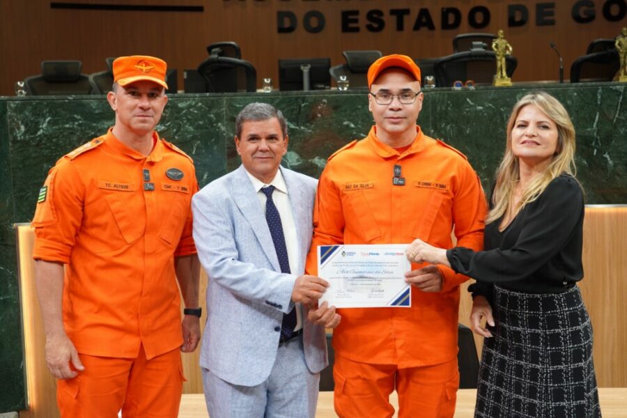 Bombeiros Militares da Operação Cerrado Vivo são homenageados na Alego