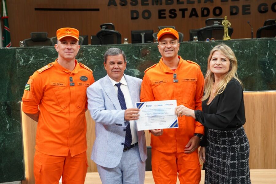 Bombeiros Militares da Operação Cerrado Vivo são homenageados na Alego