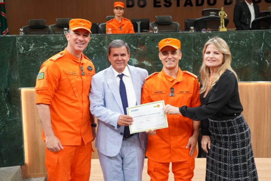 Bombeiros Militares da Operação Cerrado Vivo são homenageados na Alego