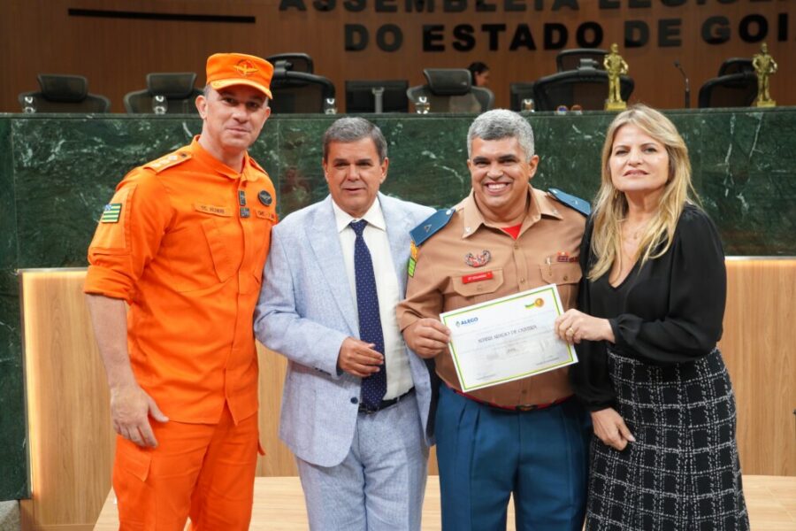 Bombeiros Militares da Operação Cerrado Vivo são homenageados na Alego