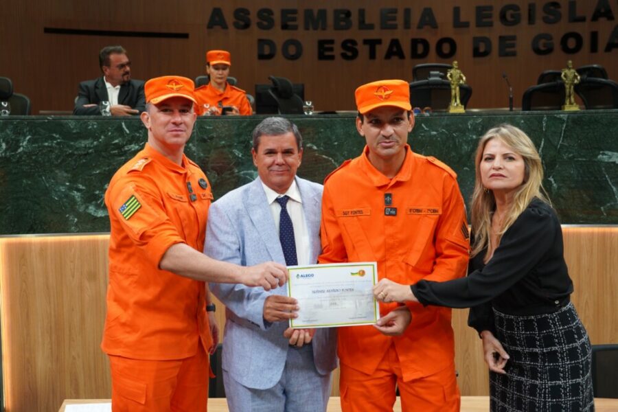 Bombeiros Militares da Operação Cerrado Vivo são homenageados na Alego