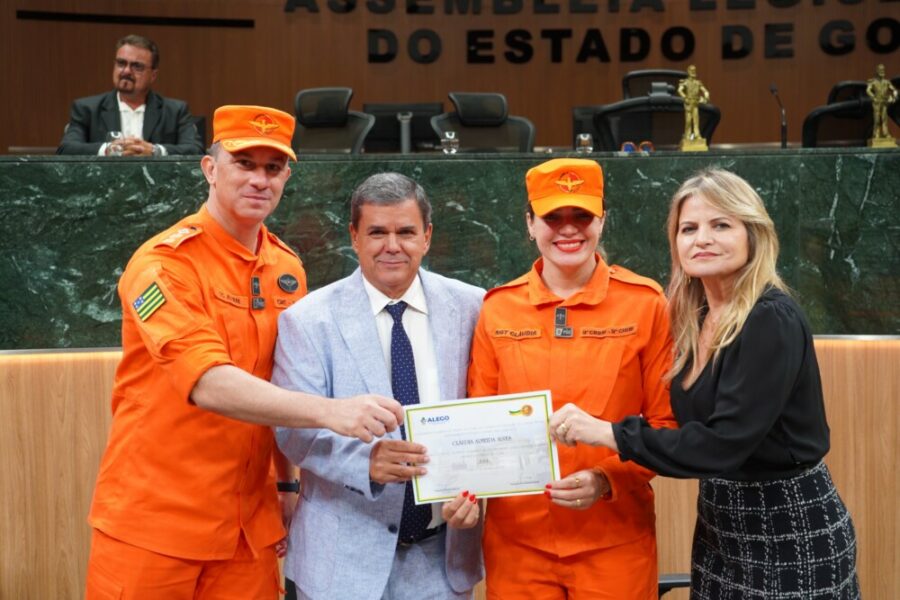 Bombeiros Militares da Operação Cerrado Vivo são homenageados na Alego