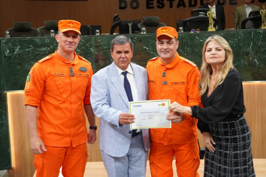 Bombeiros Militares da Operação Cerrado Vivo são homenageados na Alego