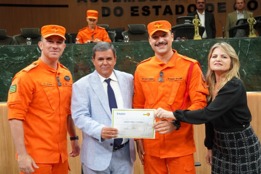 Bombeiros Militares da Operação Cerrado Vivo são homenageados na Alego