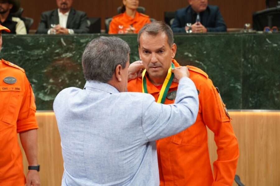 Bombeiros Militares da Operação Cerrado Vivo são homenageados na Alego