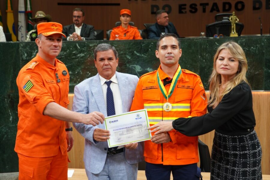 Bombeiros Militares da Operação Cerrado Vivo são homenageados na Alego