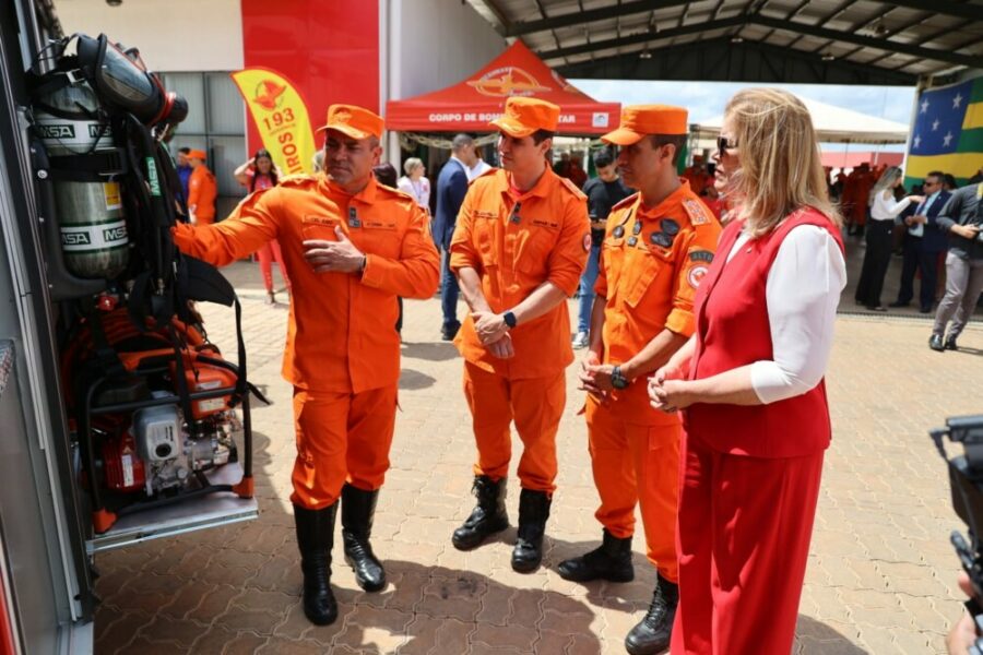 CBMGO realizou a entrega da nova viatura ABTS 30 para a 26ª CIBM, em Valparaíso