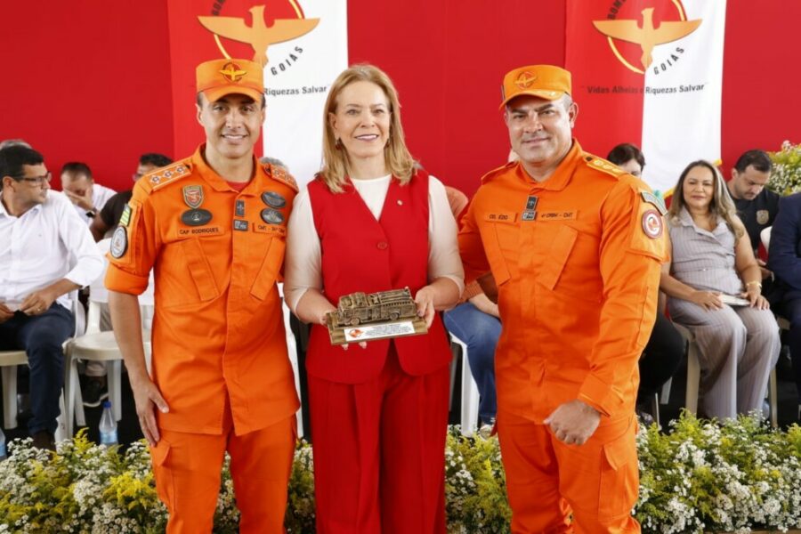 CBMGO realizou a entrega da nova viatura ABTS 30 para a 26ª CIBM, em Valparaíso