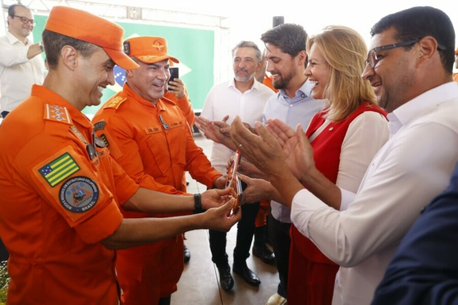 CBMGO realizou a entrega da nova viatura ABTS 30 para a 26ª CIBM, em Valparaíso