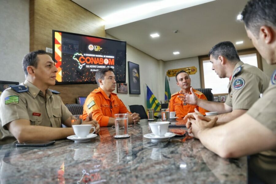 Comandante Geral do CBMGO recebe Comandante Geral do Corpo de Bombeiros Militar de Santa Catarina para reunião sobre o CONABOM