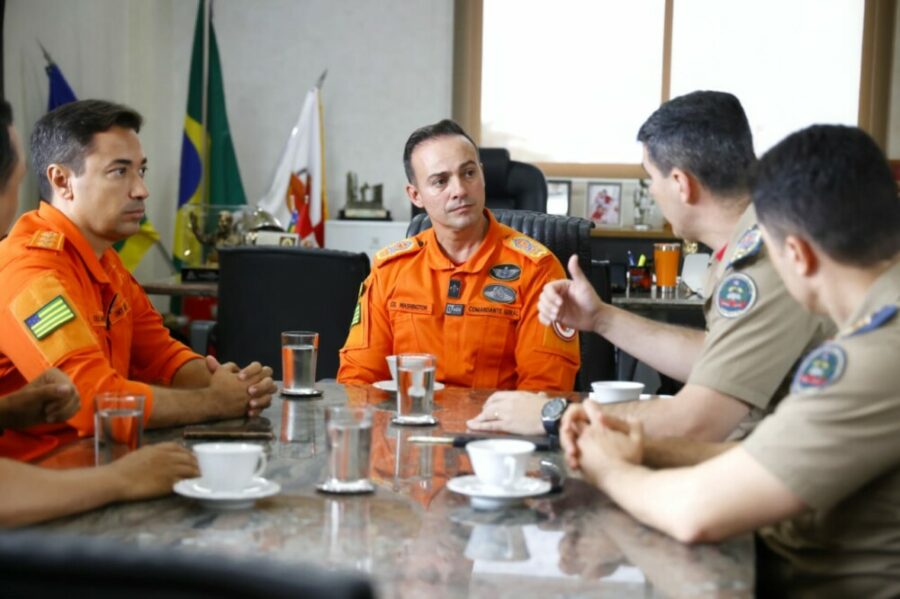 Comandante Geral do CBMGO recebe Comandante Geral do Corpo de Bombeiros Militar de Santa Catarina para reunião sobre o CONABOM